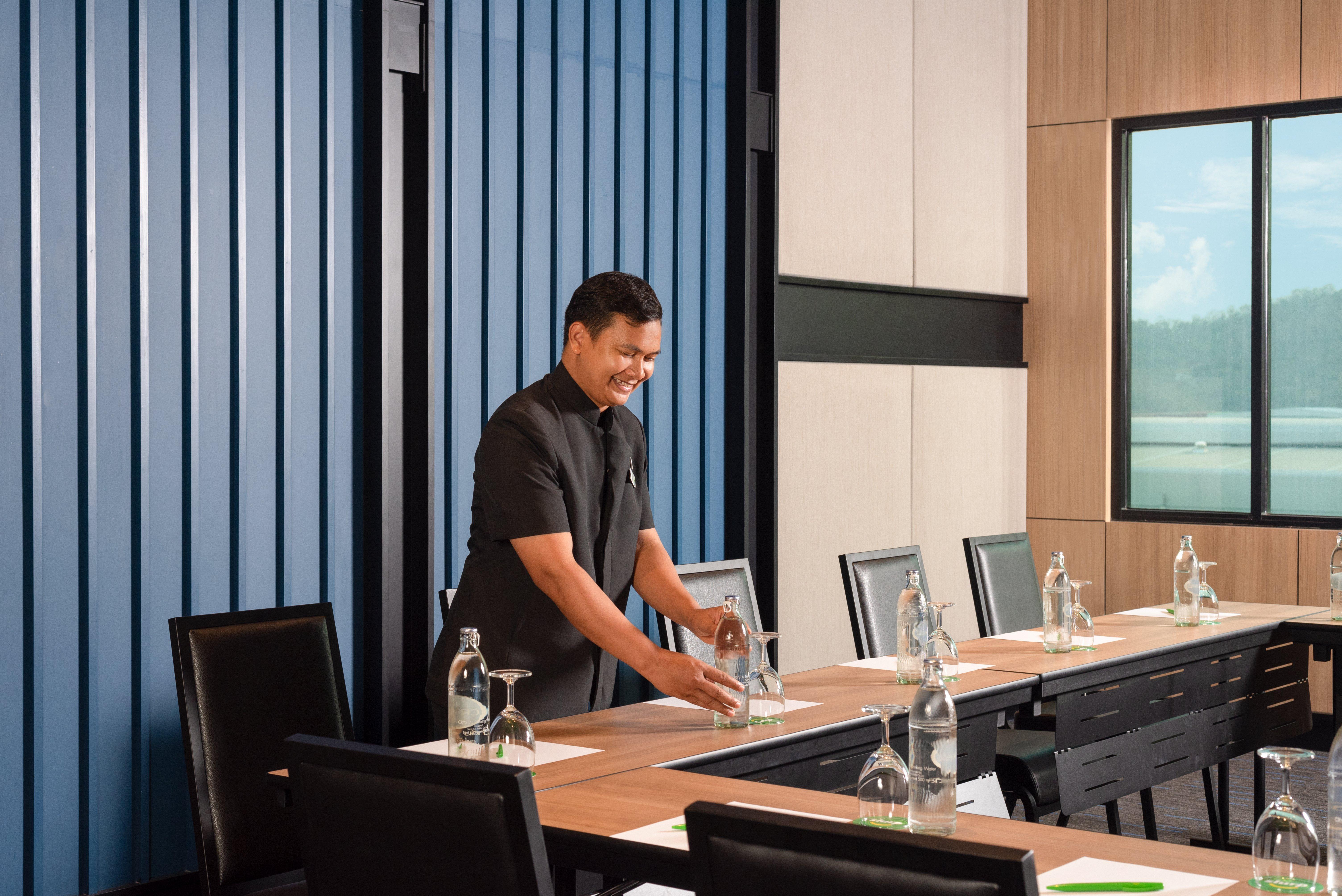 Holiday Inn & Suites Siracha Laemchabang By Ihg Si Racha Εξωτερικό φωτογραφία