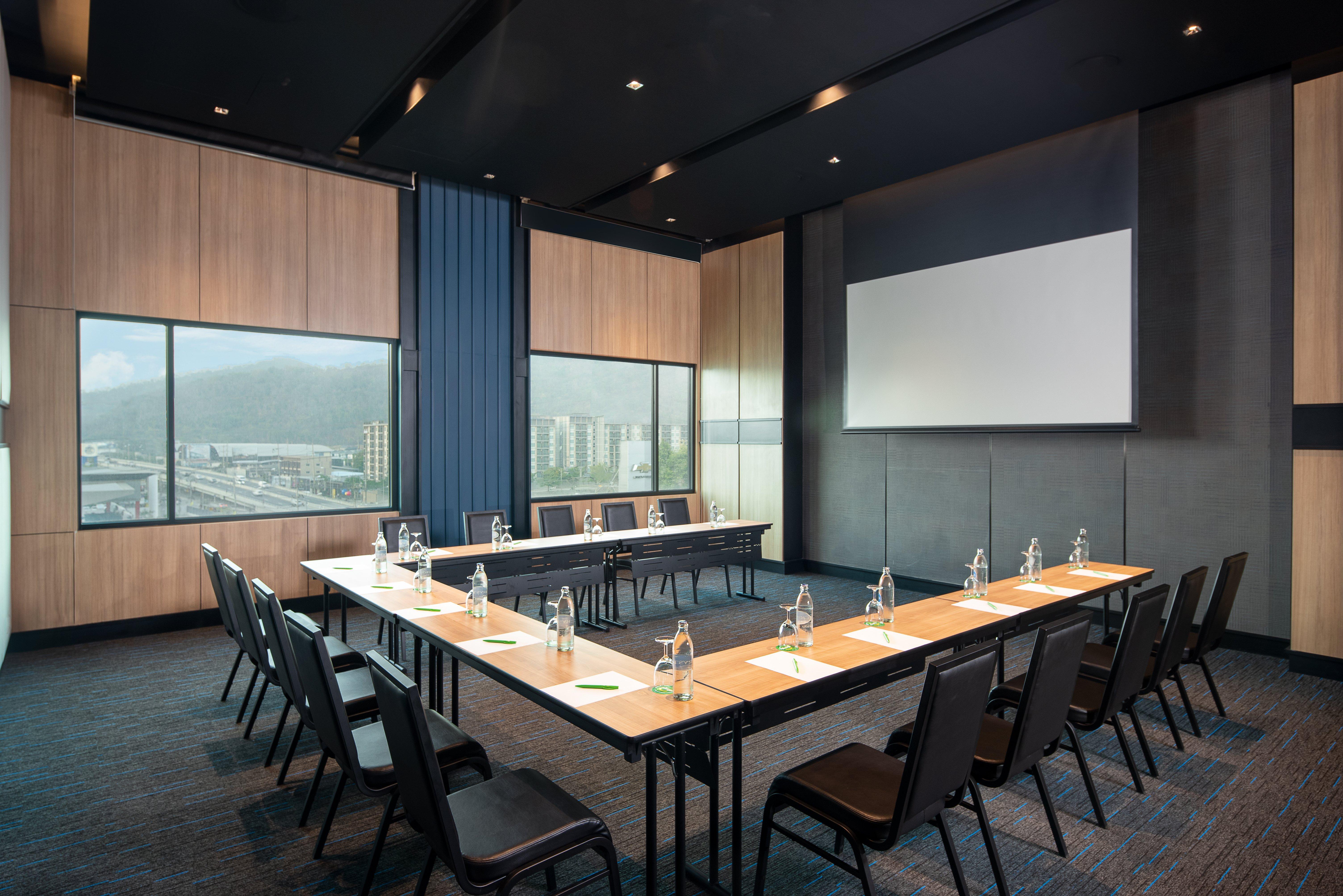 Holiday Inn & Suites Siracha Laemchabang By Ihg Si Racha Εξωτερικό φωτογραφία