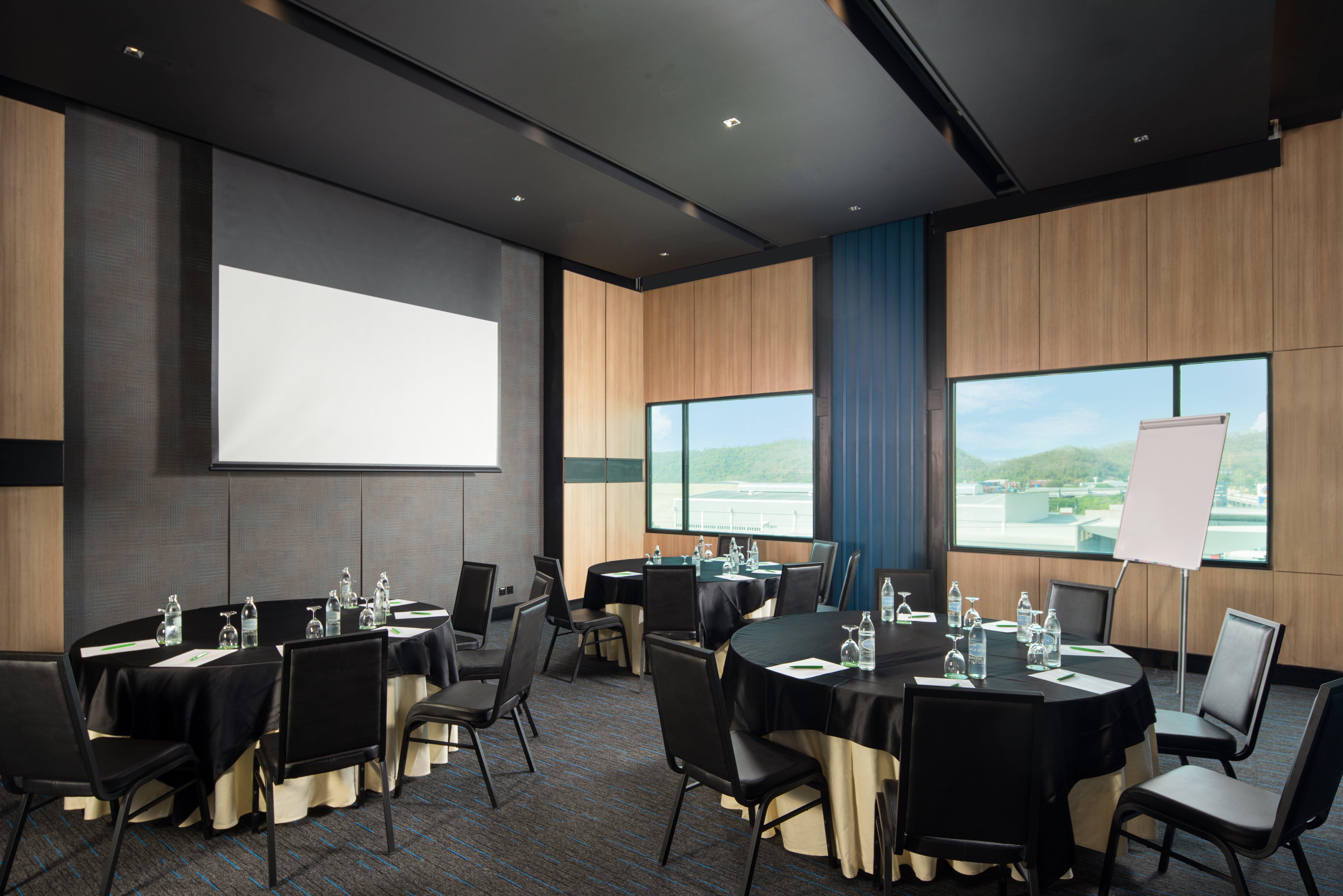Holiday Inn & Suites Siracha Laemchabang By Ihg Si Racha Εξωτερικό φωτογραφία